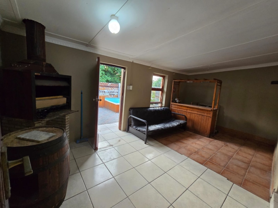 Commercial Property for Sale in Theescombe Eastern Cape